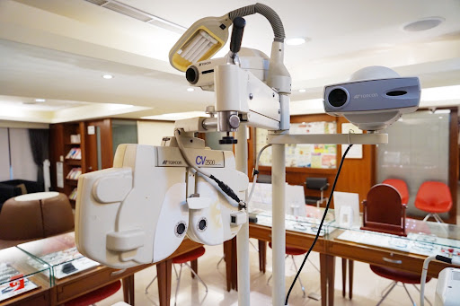 台中眼科權威 英采眼科診所 Ying-Tsai Eye Clinic